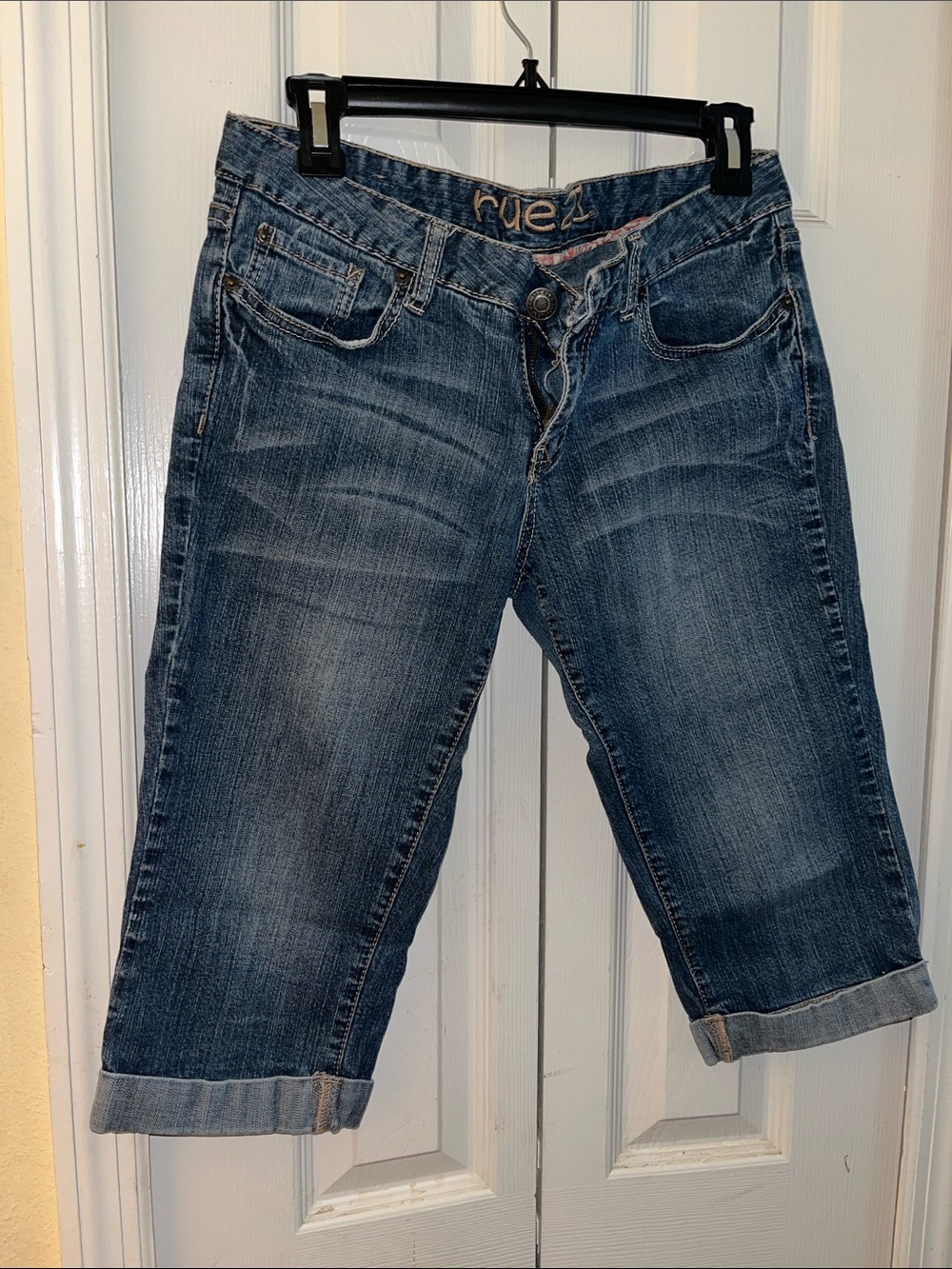 Rue21 Women's Blue Cropped Cuffed Jeans